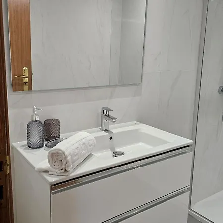 October Nest דירה *