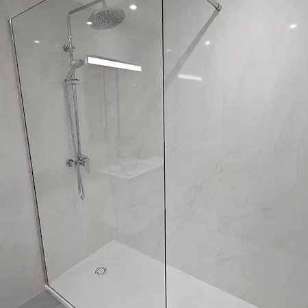 October Nest フンシャル