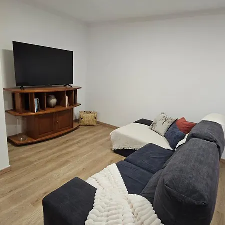 October Nest Φουνκάλ